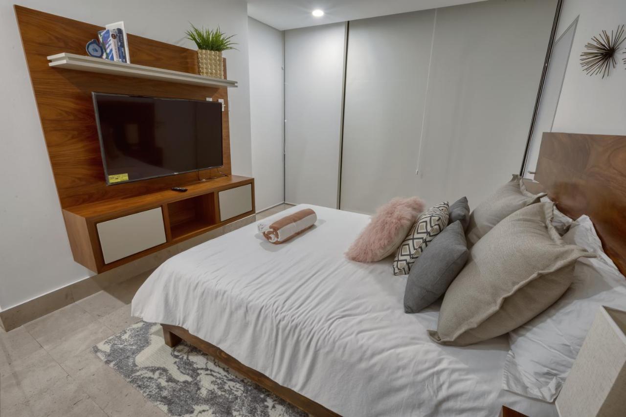 Astonishing With Balcony In A Private Complex With Pool And Gym Apartamento *